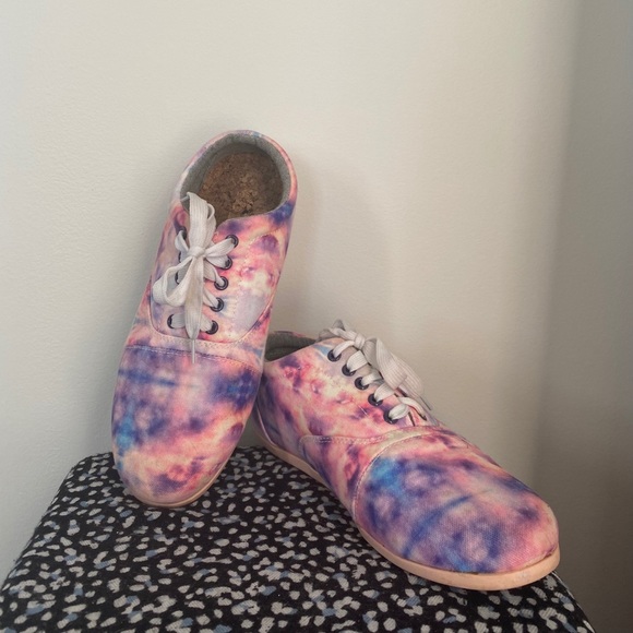 STUDY Tie Dye Low Cut Sneakers - Picture 5 of 5